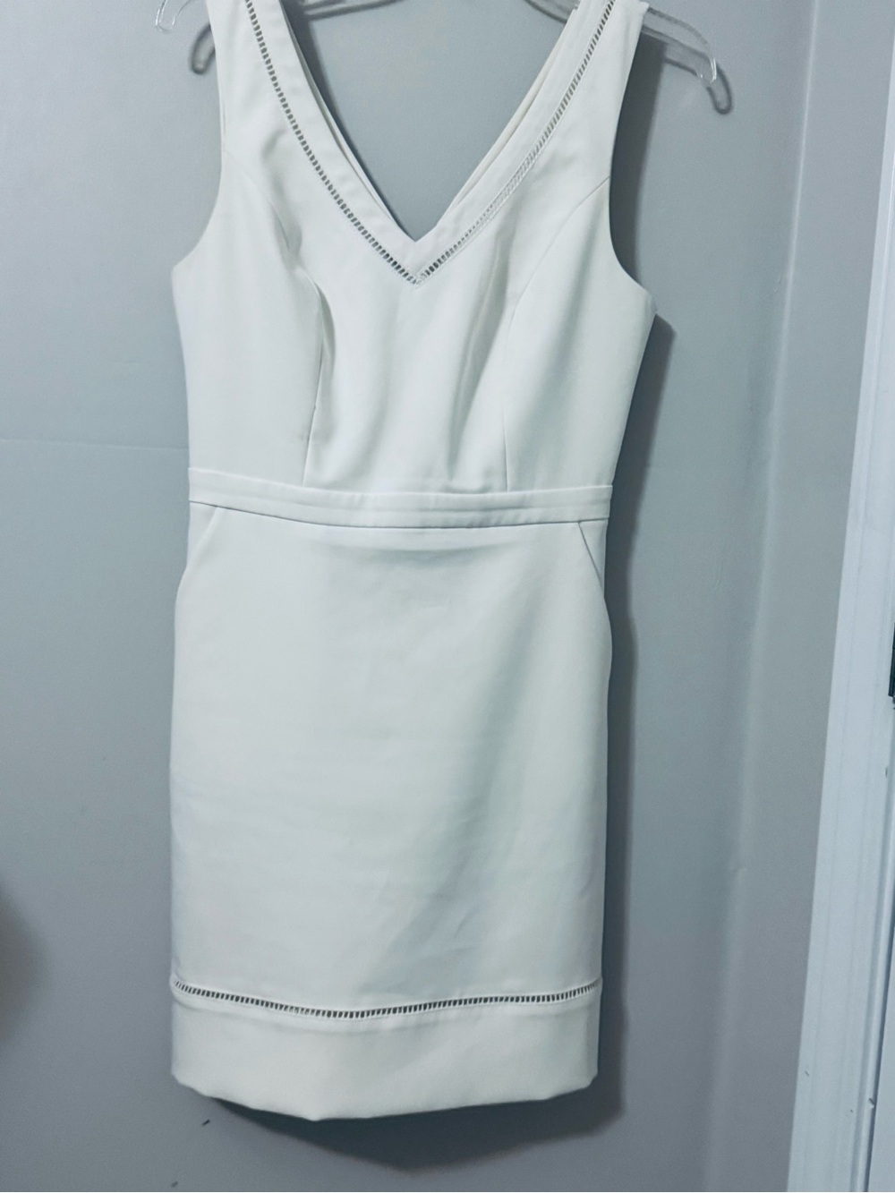 bebe White V-Neck Sleeveless Sheath Dress